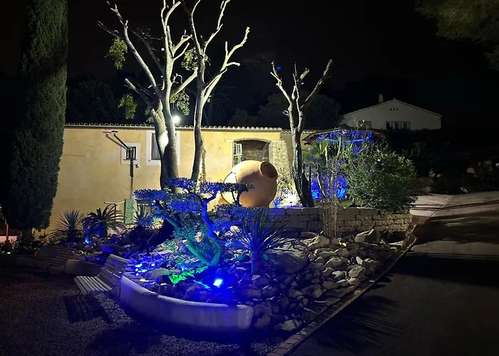 Willy Coccon D'amour Apartment
